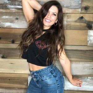 Meet your Posher, Danielle